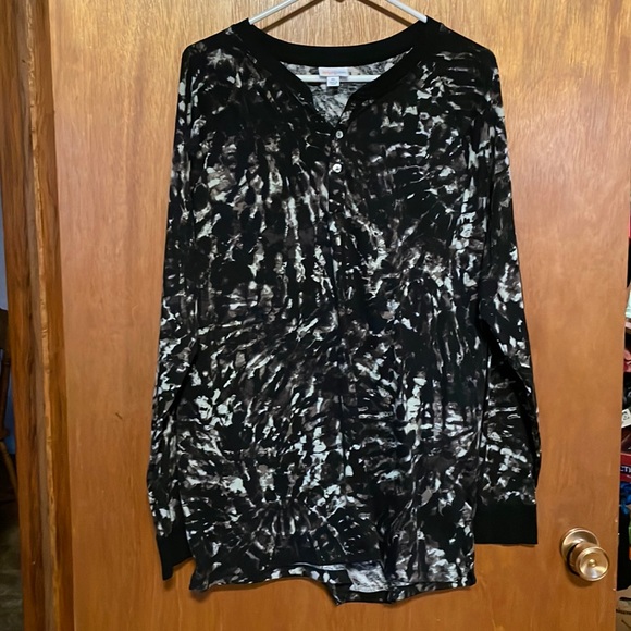 Xl LuLaRoe long sleeve shirt. Worn once, very comfy. - Picture 1 of 3